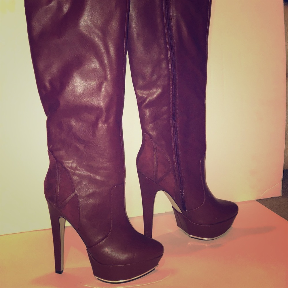 Boots - Picture 1 of 4